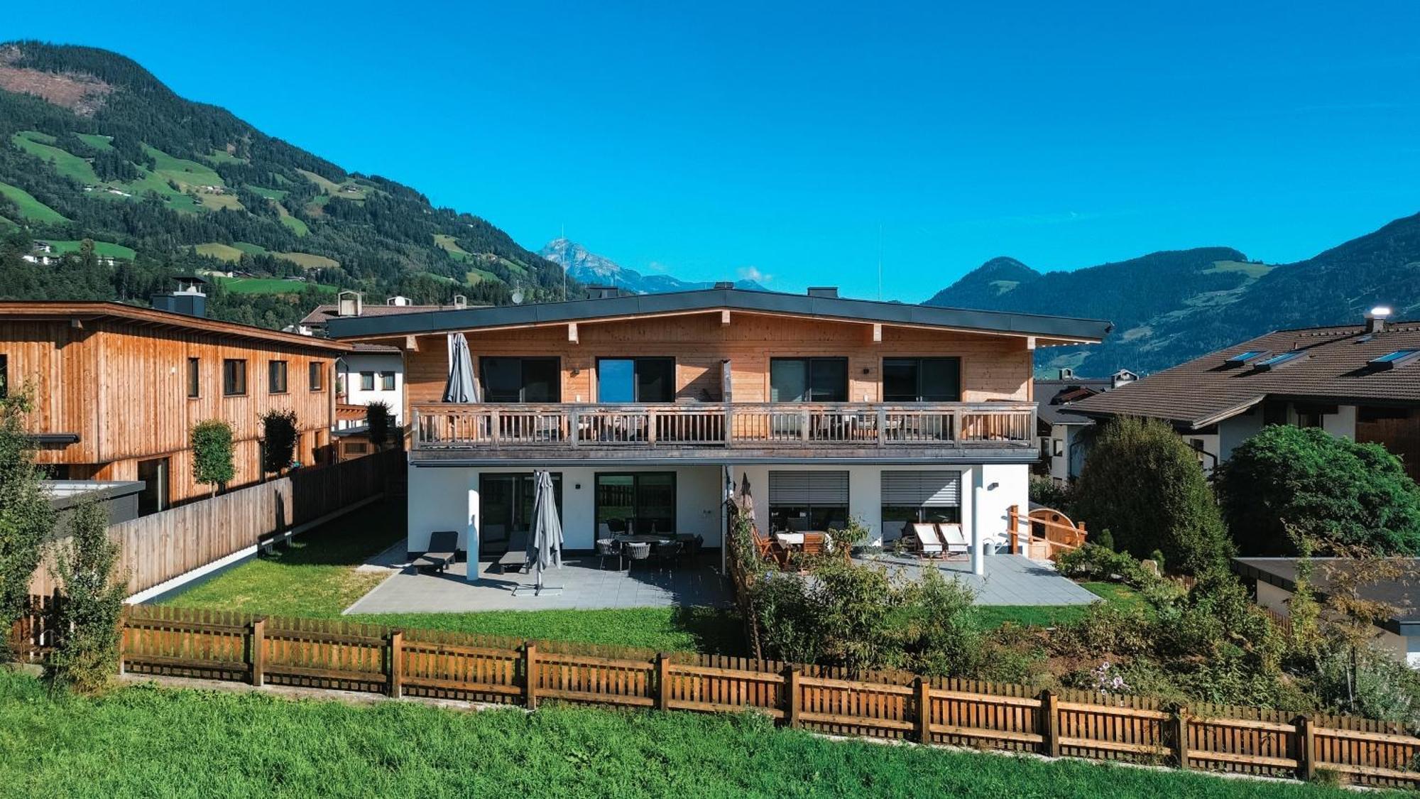Chez Nous - Balcony Und Car Park By Alpenluxus Appartements Fügen Esterno foto